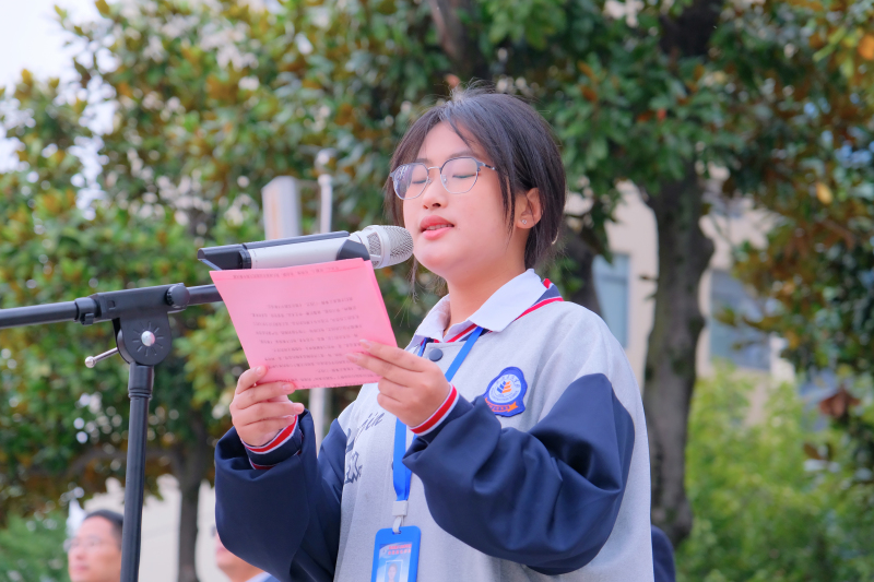 陈星宇同学讲话.jpg